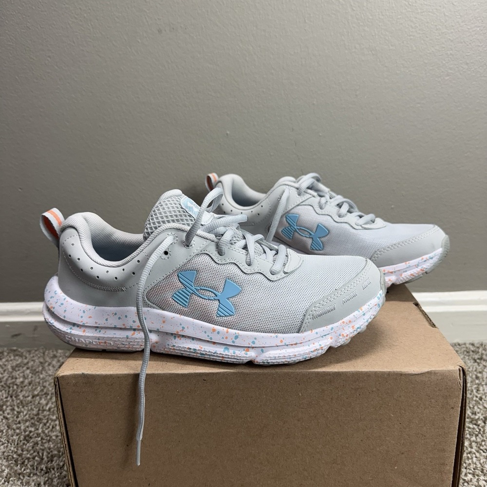 Under Armour UA Charged Assert 10 PNTSP Grey Sneaker Women SZ 8.5 3027092-100